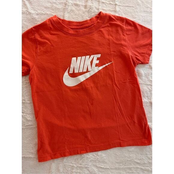 Kids Nike Shirt Size Small - Picture 1 of 4